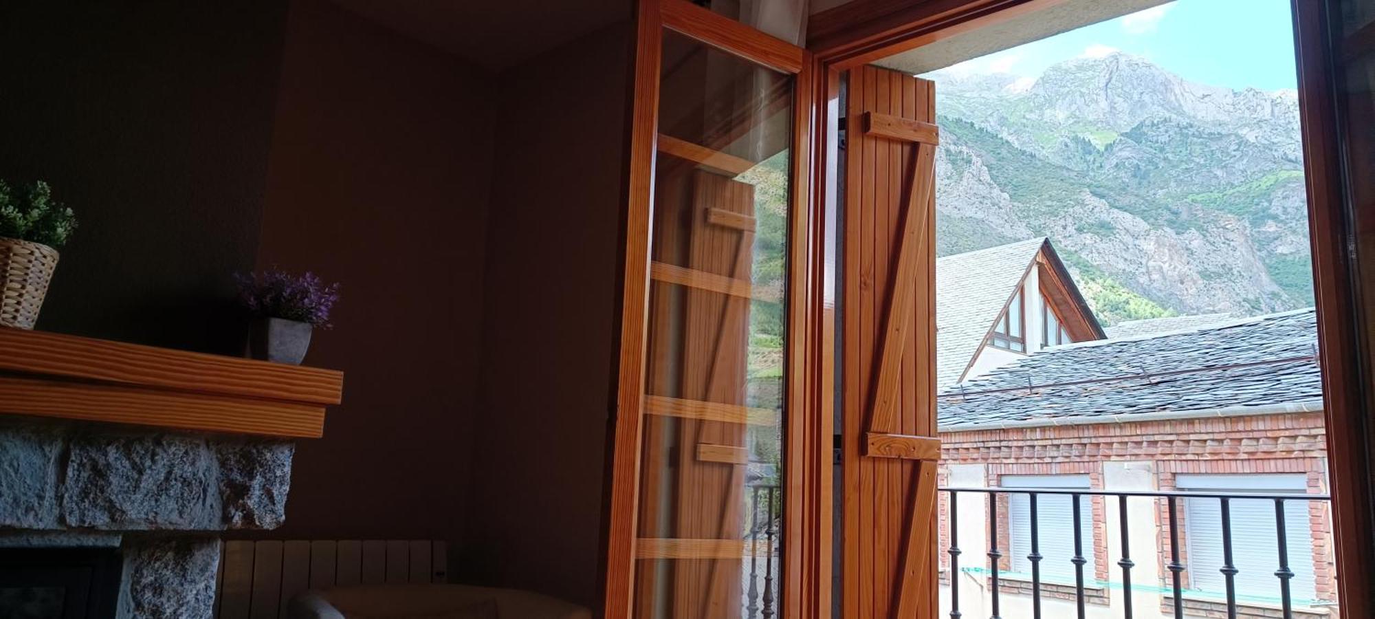Apartamento El Refugio De Sara Benasque Eksteriør bilde
